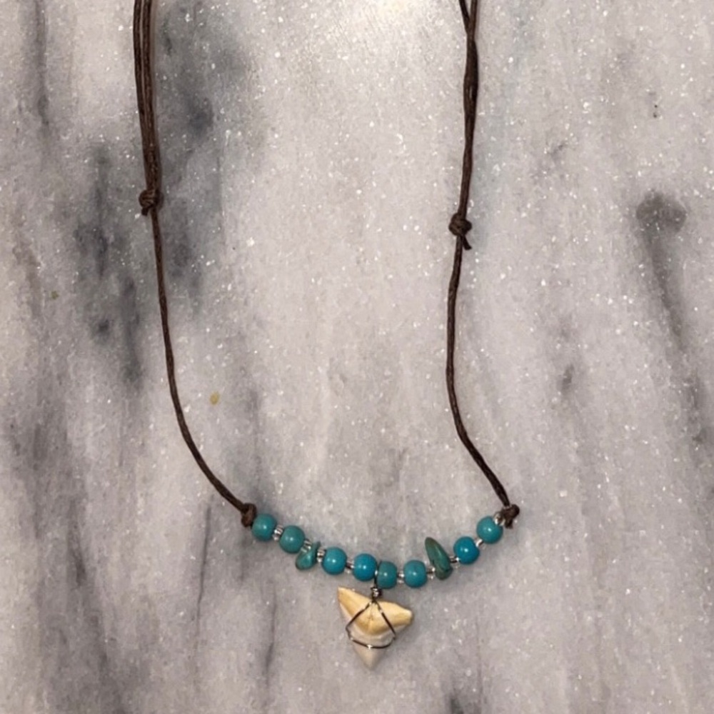 New shark tooth and turquoise beads necklace
